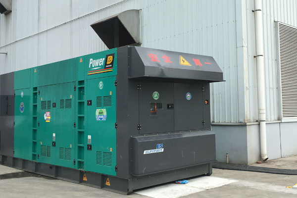 柳北燃油滤清器的更换流程是怎样的？