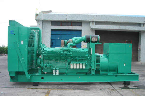 柳北工厂发电机应急发电时如何更准确地检查发电机状态？