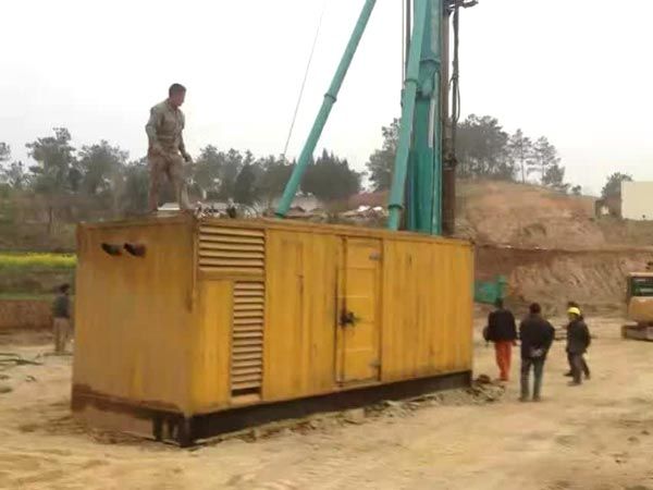 柳北如何判断水冷式机油散热器密封件是否需要更换？